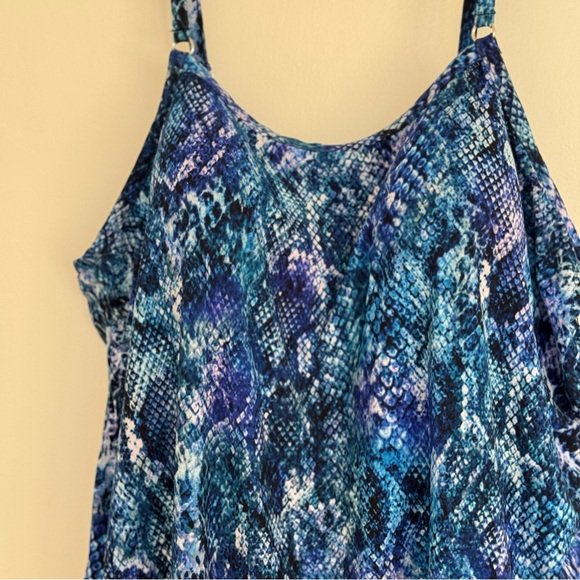 NWT Trimshaper Blue and Black Women's One Piece Swimsuit - Picture 7 of 10